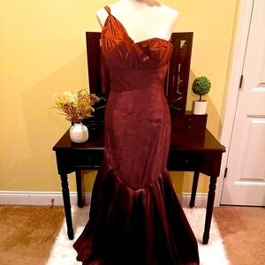 Aviena designs evening/prom dress. Wine color size 10.